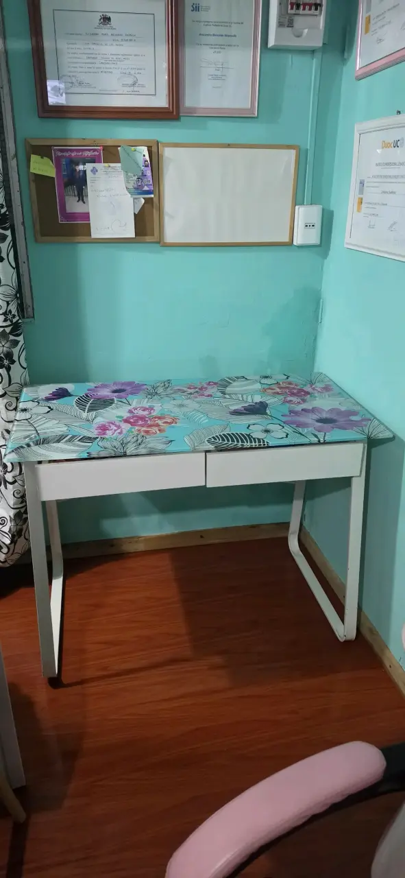 Combo silla gamer y escritorio rosa - 3