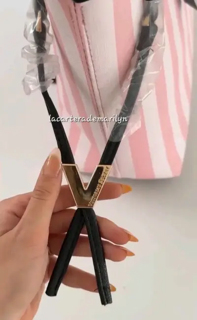 Bolso Victoria's Secret rayado rosa y blanco - miniatura 2