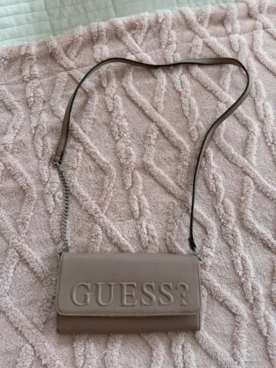 Cartera Guess beige con correa ajustable - miniatura 1