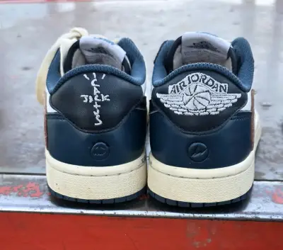 Zapatillas deportivas Nike Air negras y blancas - miniatura 3