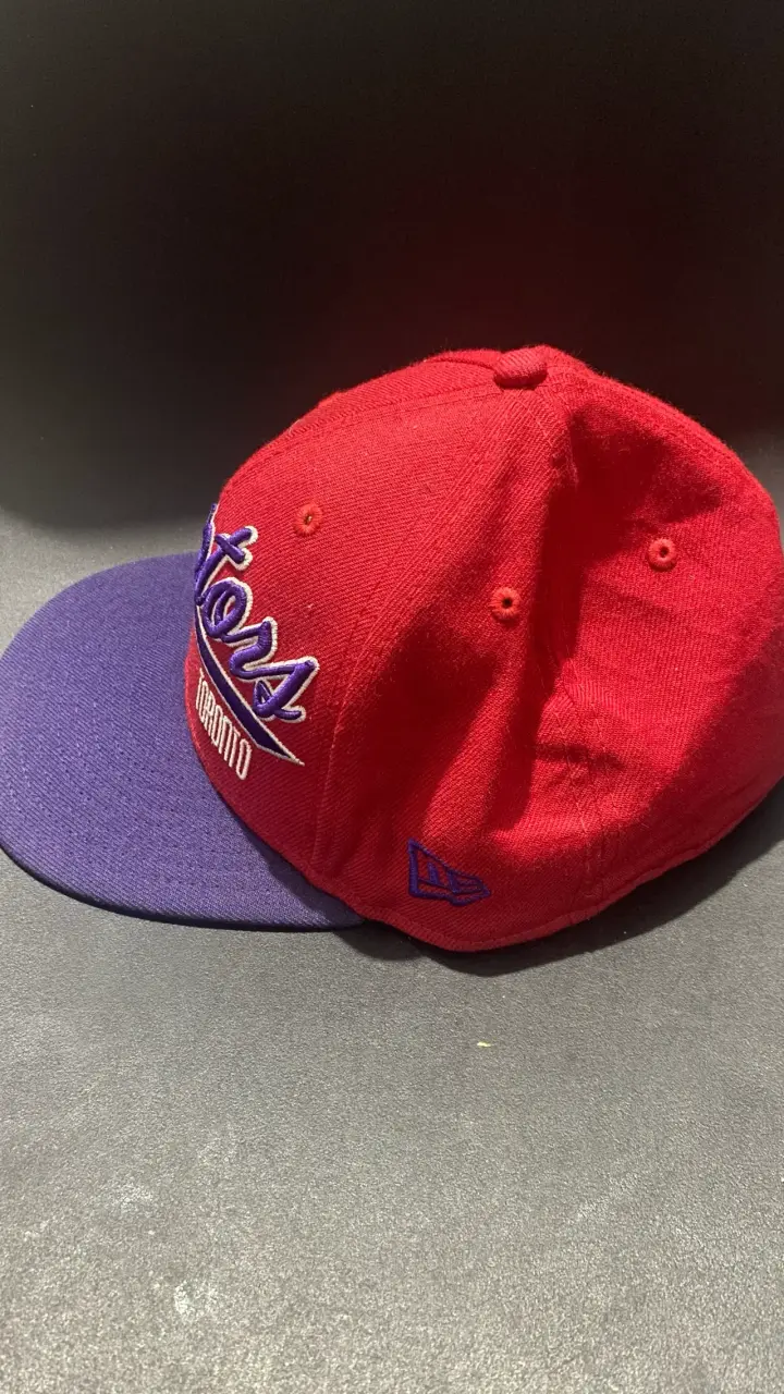 Gorra Toronto Raptors roja y morada - 3