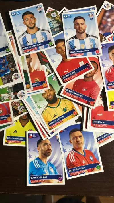 Colección de láminas de la Copa América 2022 - miniatura 1