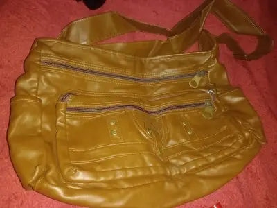 Cartera de eco cuero marrón con bolsillos - miniatura 3