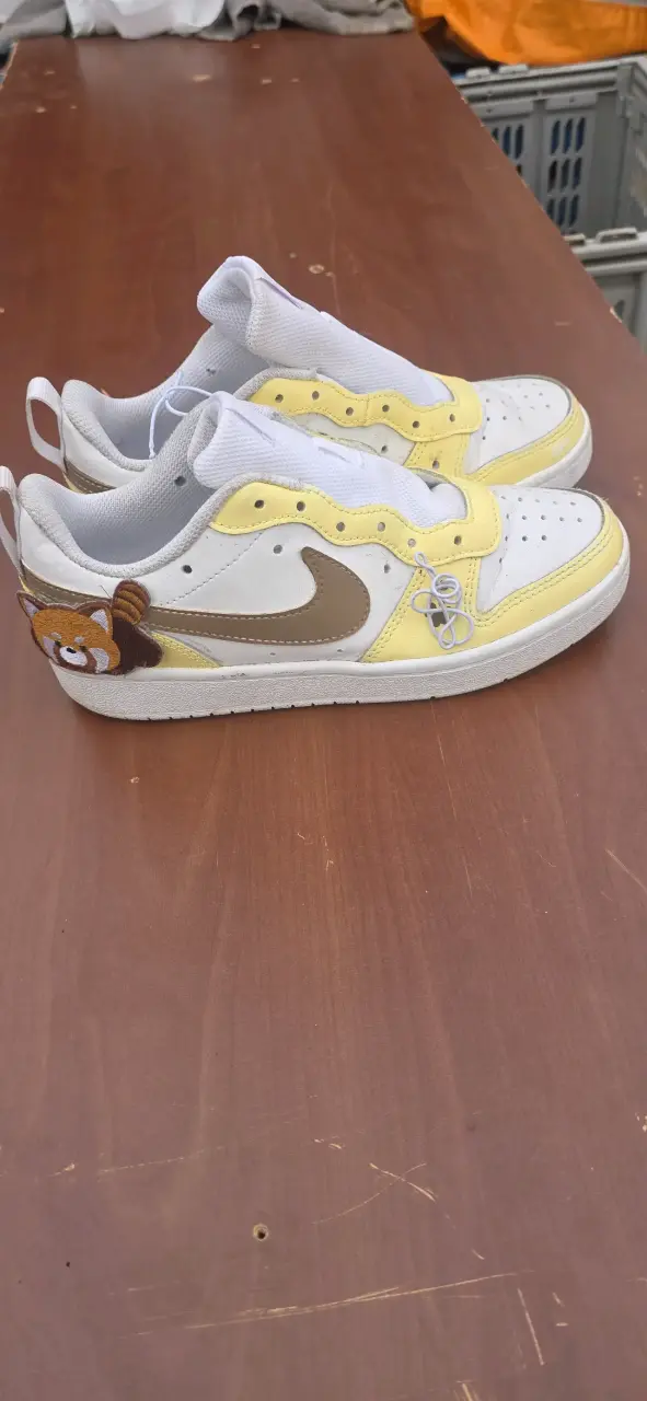 Zapatillas deportivas amarillas y blancas - 2