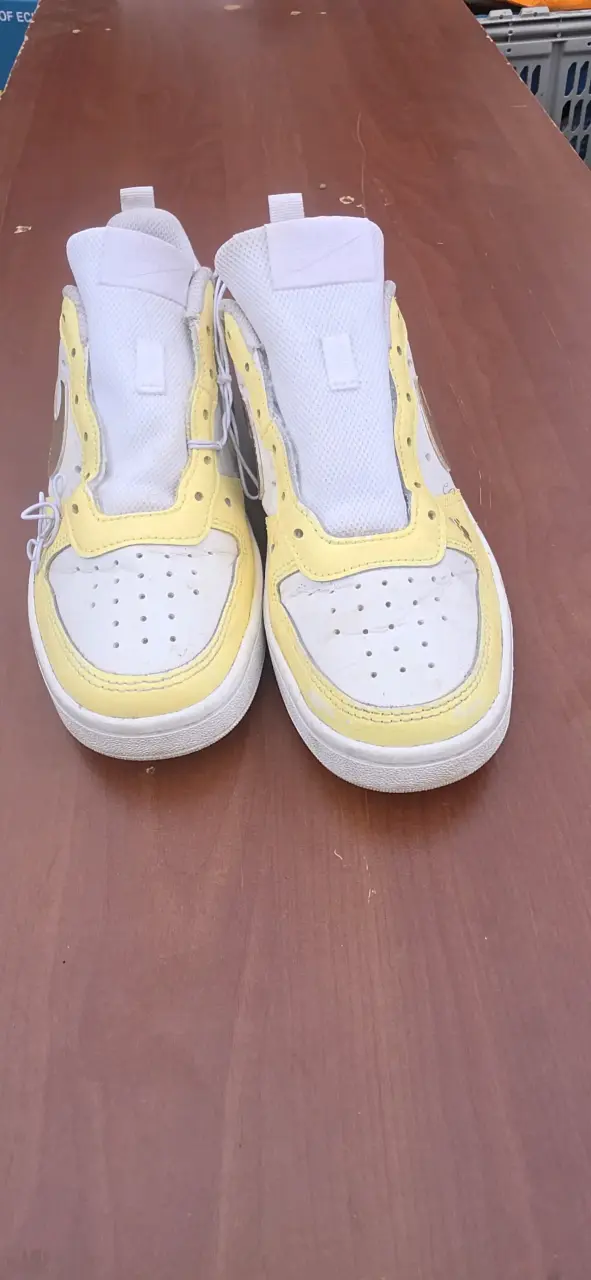 Zapatillas deportivas amarillas y blancas - 3