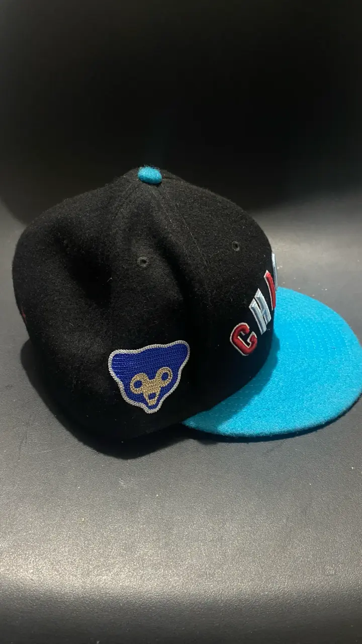 Gorra negra Chicago con visera azul - 2