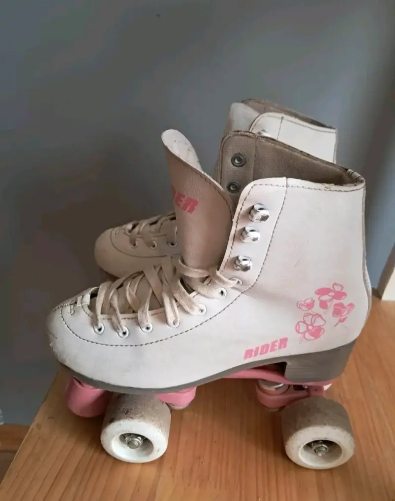 Patines de cuatro ruedas Rider blancos y rosados - 2
