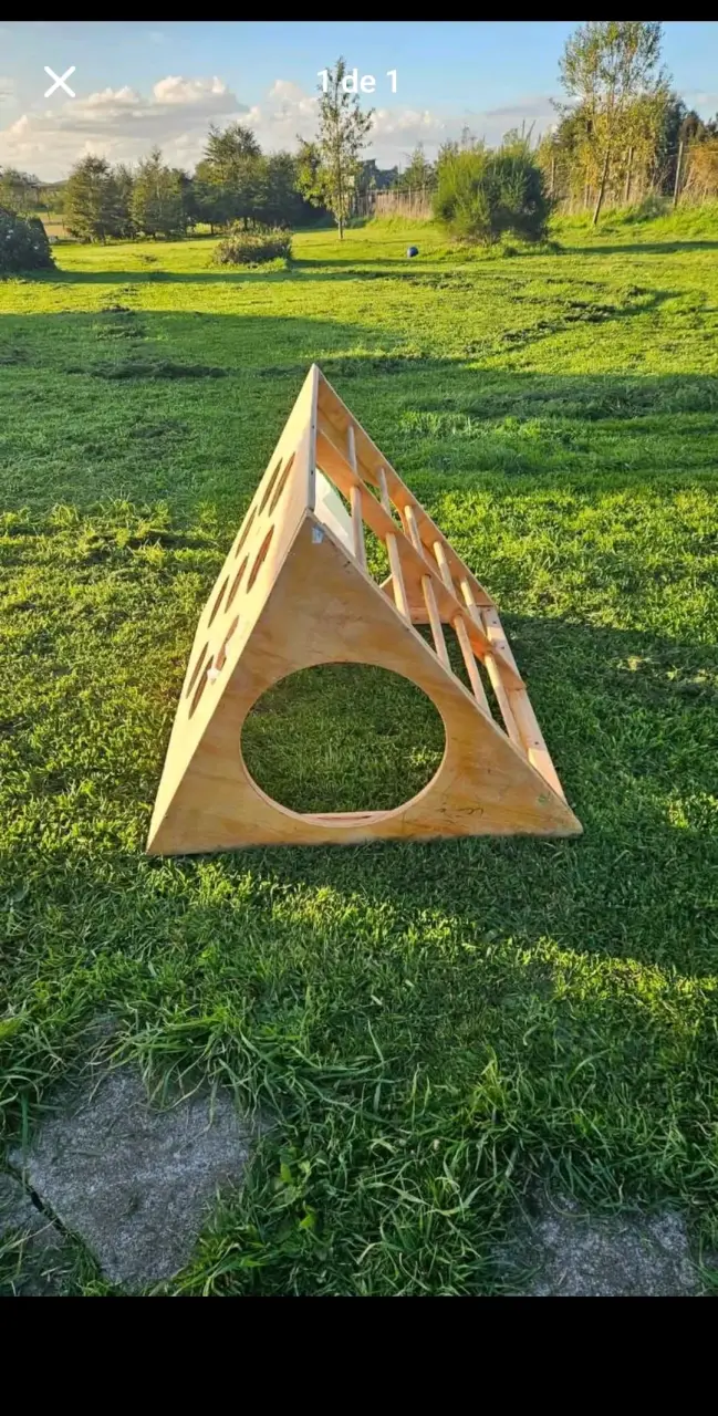 Triángulo de escalada para niños de madera