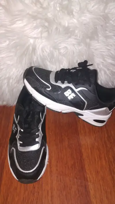 Zapatillas deportivas BE negras y plateadas - miniatura 1