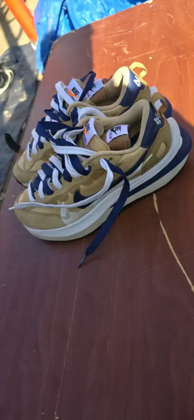 Zapatillas deportivas Nike beige y azul - miniatura 2