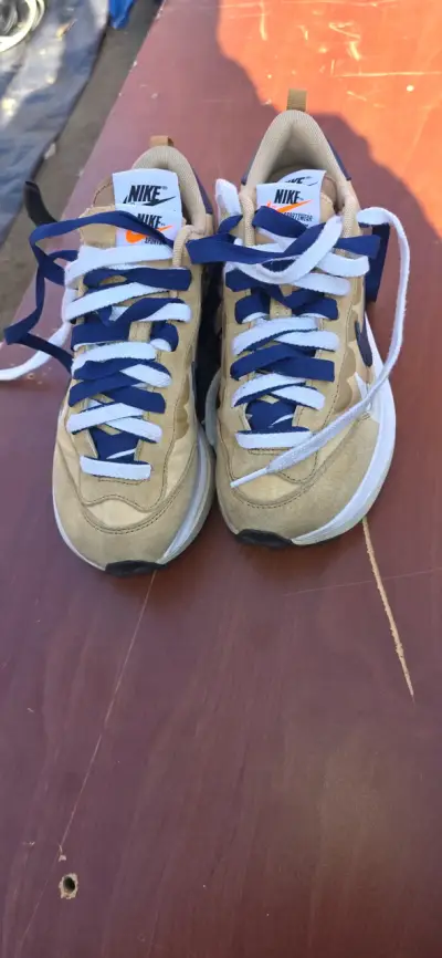 Zapatillas deportivas Nike beige y azul - miniatura 4