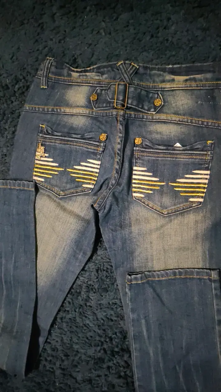 Jeans azul para mujer con detalle bordado - 3