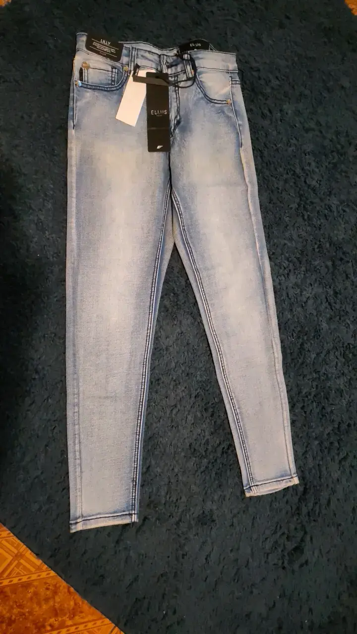 Jeans ajustados celestes marca Ellus - 1
