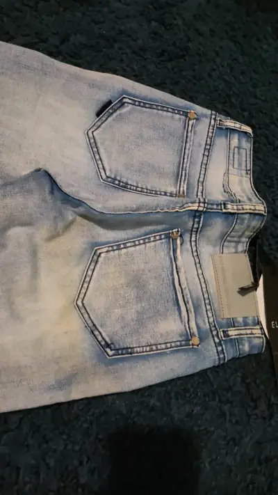Jeans ajustados celestes marca Ellus - miniatura 4