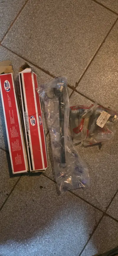 Juego de terminar y axial chevrolet montana - miniatura 1