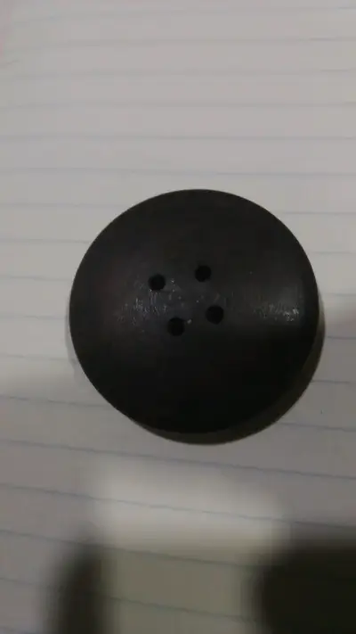 Botones de madera oscuros para abrigos - miniatura 4