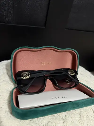 Gafas de sol Gucci cuadradas negras - miniatura 3