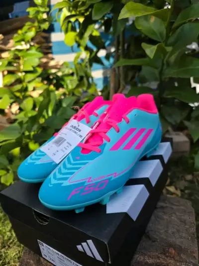 Zapatos Futbol Adidas F50 Messi azul y rosa - miniatura 1