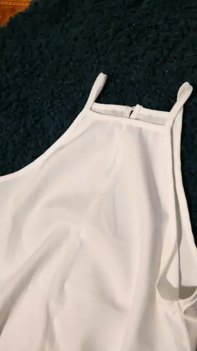 Vestido blanco sin mangas elegante - miniatura 2