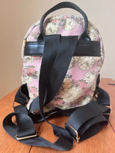 Mochila estampada con relojes y flores - miniatura 6