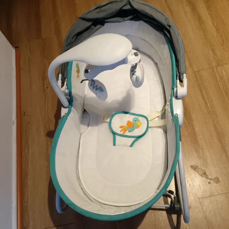 Cuna mecedora para bebé con dosel - 4