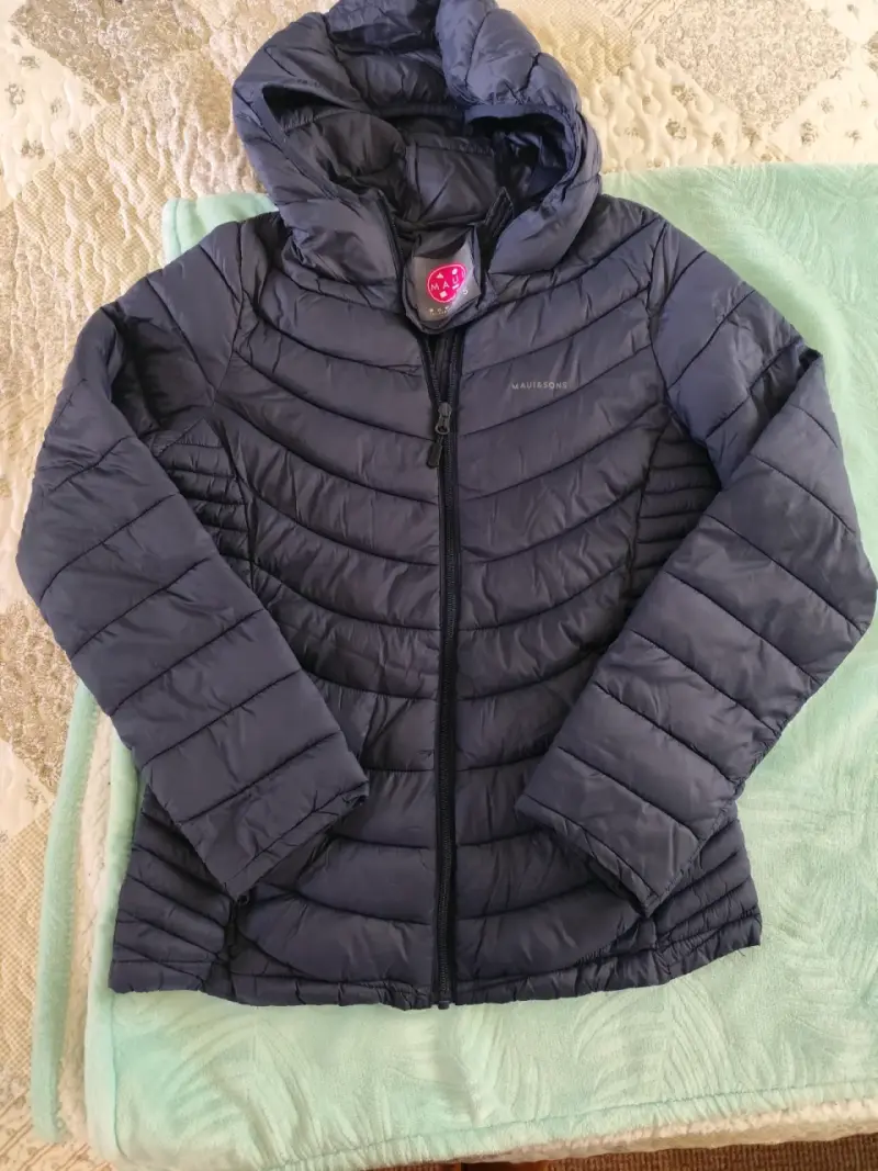Chaqueta acolchada azul Maui & Sons con capucha