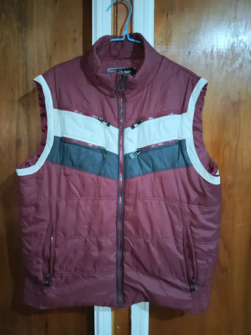 Casaca acolchada bicolor para hombre