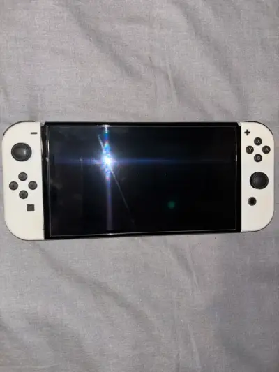 Nintendo Switch OLED - miniatura 1