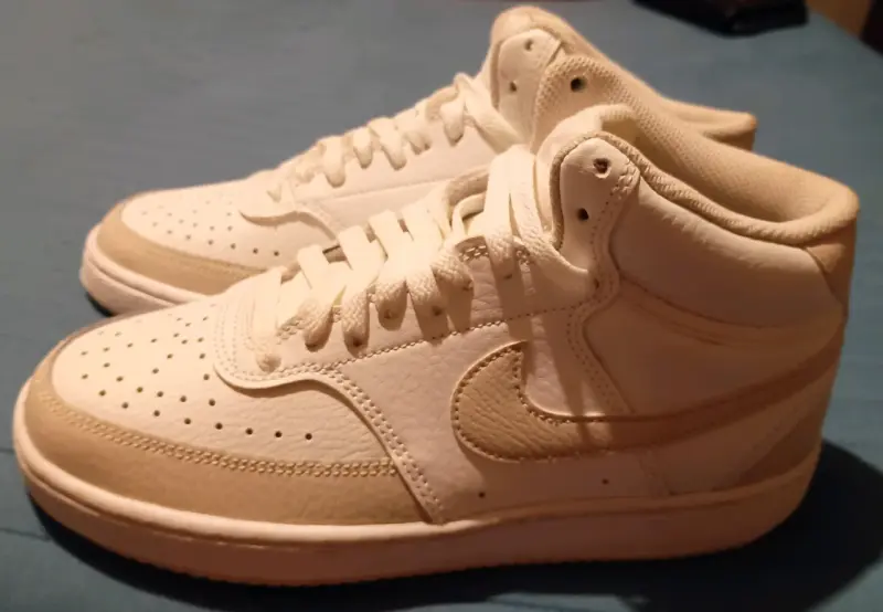 Zapatillas deportivas blancas de cuero