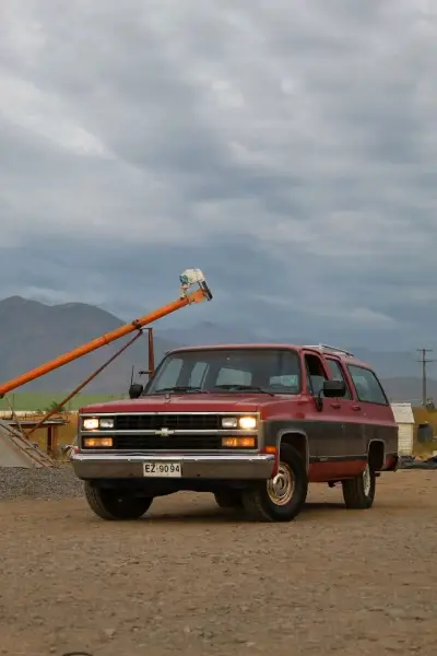 Chevrolet Suburban - miniatura 1