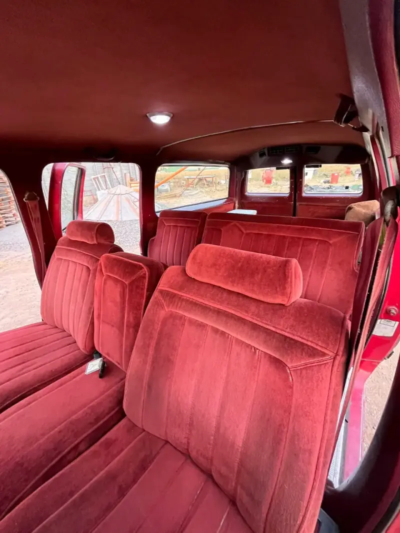 Chevrolet Suburban - 3