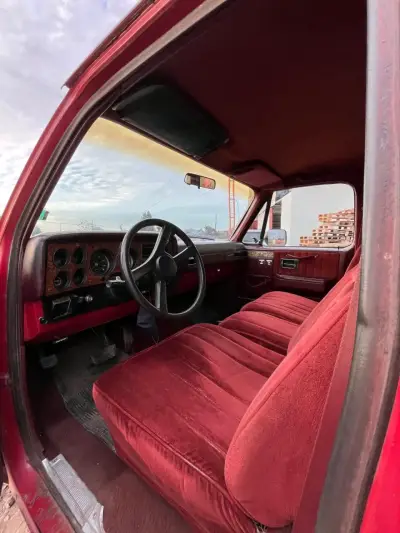 Chevrolet Suburban - miniatura 4