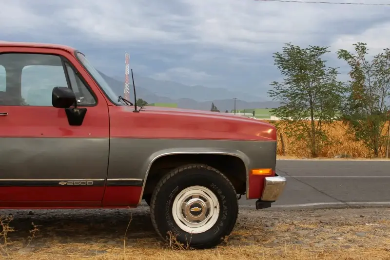 Chevrolet Suburban - 6