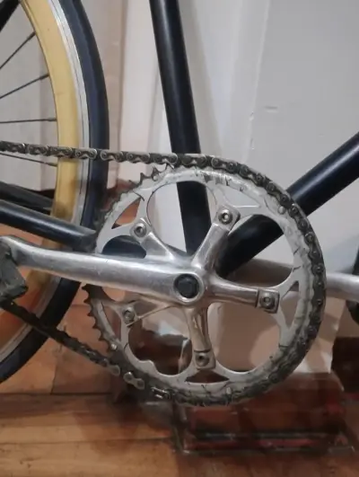 Bicicleta fixie negra con manubrio verde - miniatura 5
