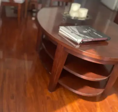 Mesa de centro ovalada de madera - miniatura 3