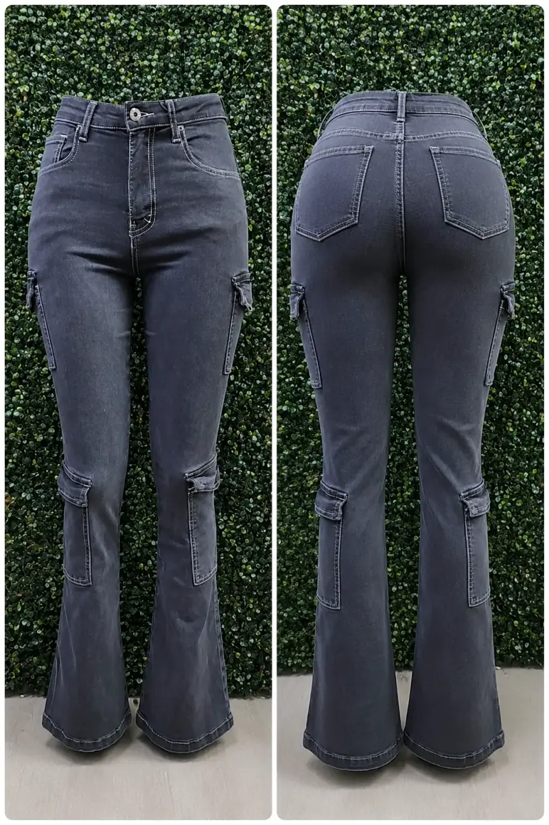 Jeans cargo acampanados gris oscuro