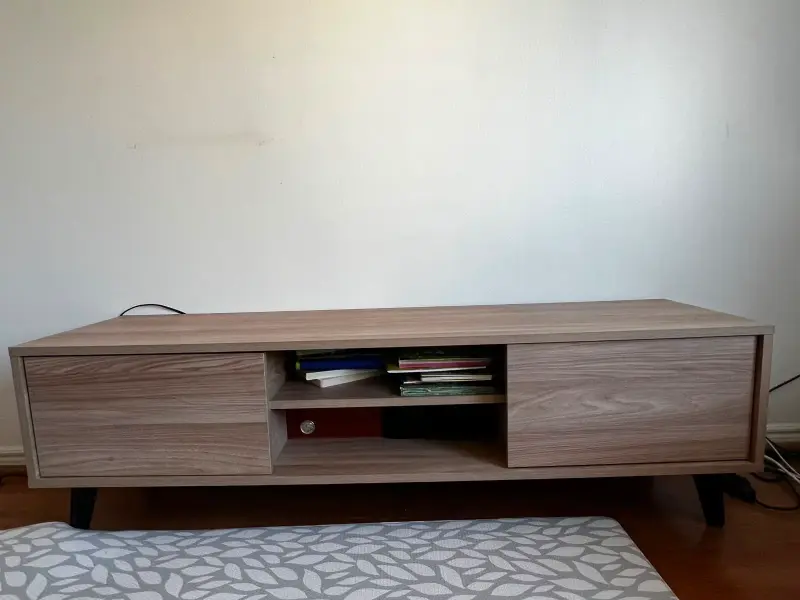 Rack de TV de madera marca Medular - 2