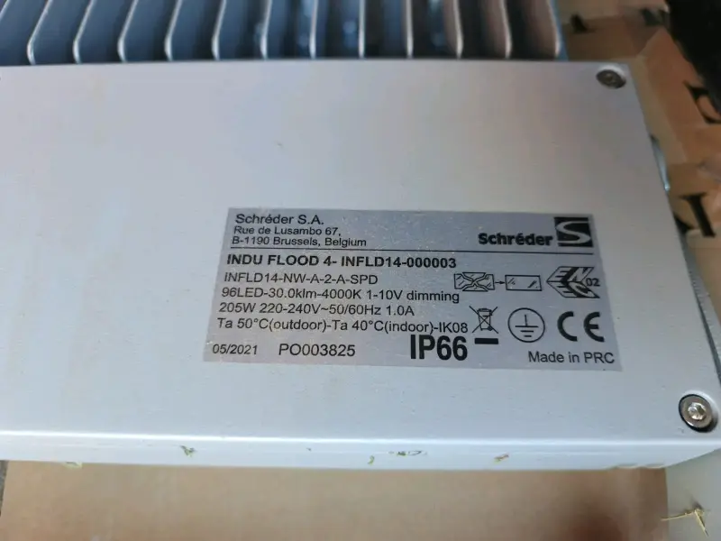 Reflector LED Schreder para exteriores - 3