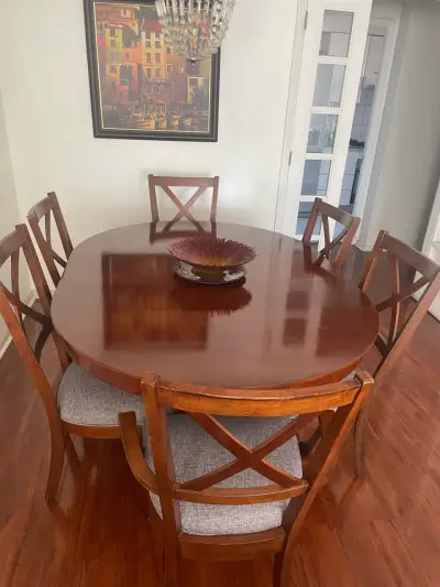 Mesa de comedor ovalada con 6 sillas de madera - miniatura 5
