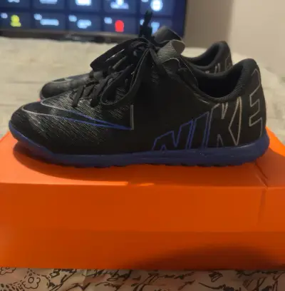 Zapatillas deportivas Nike negras para niño - miniatura 3