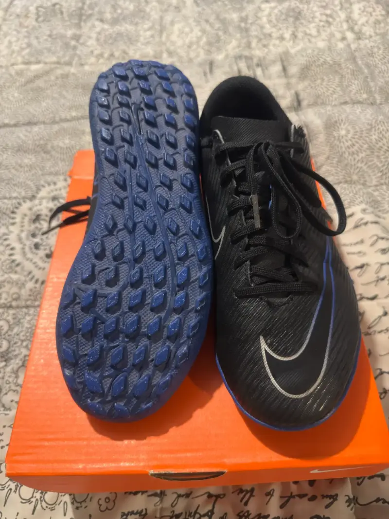 Zapatillas deportivas Nike negras para niño - 4