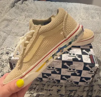 Zapatillas Vans color beige con diseño One Piece, - miniatura 1