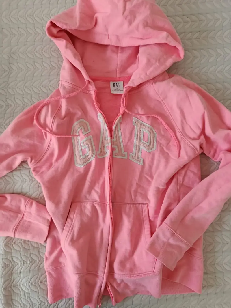 Polerón con capucha GAP rosa para mujer