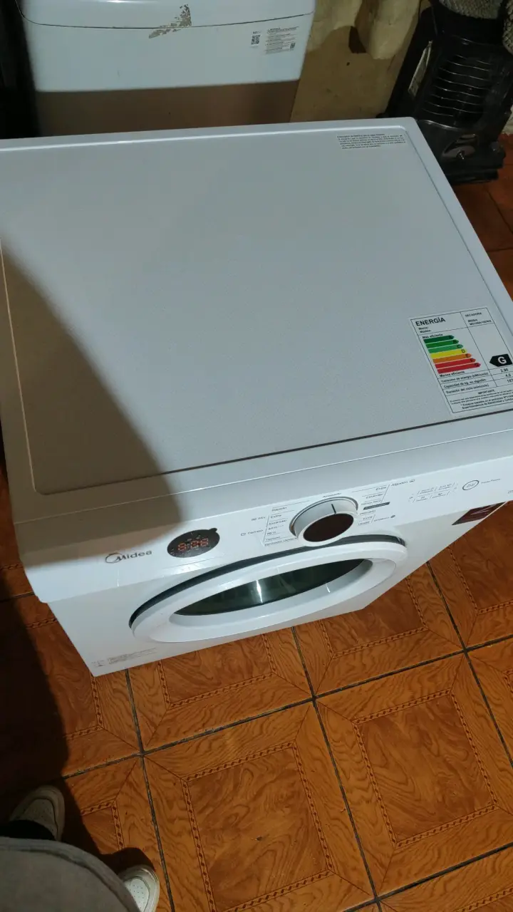 Secadora Midea de carga frontal blanca - 2