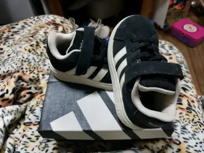 Zapatillas deportivas negras para niños Adidas nik - miniatura 1