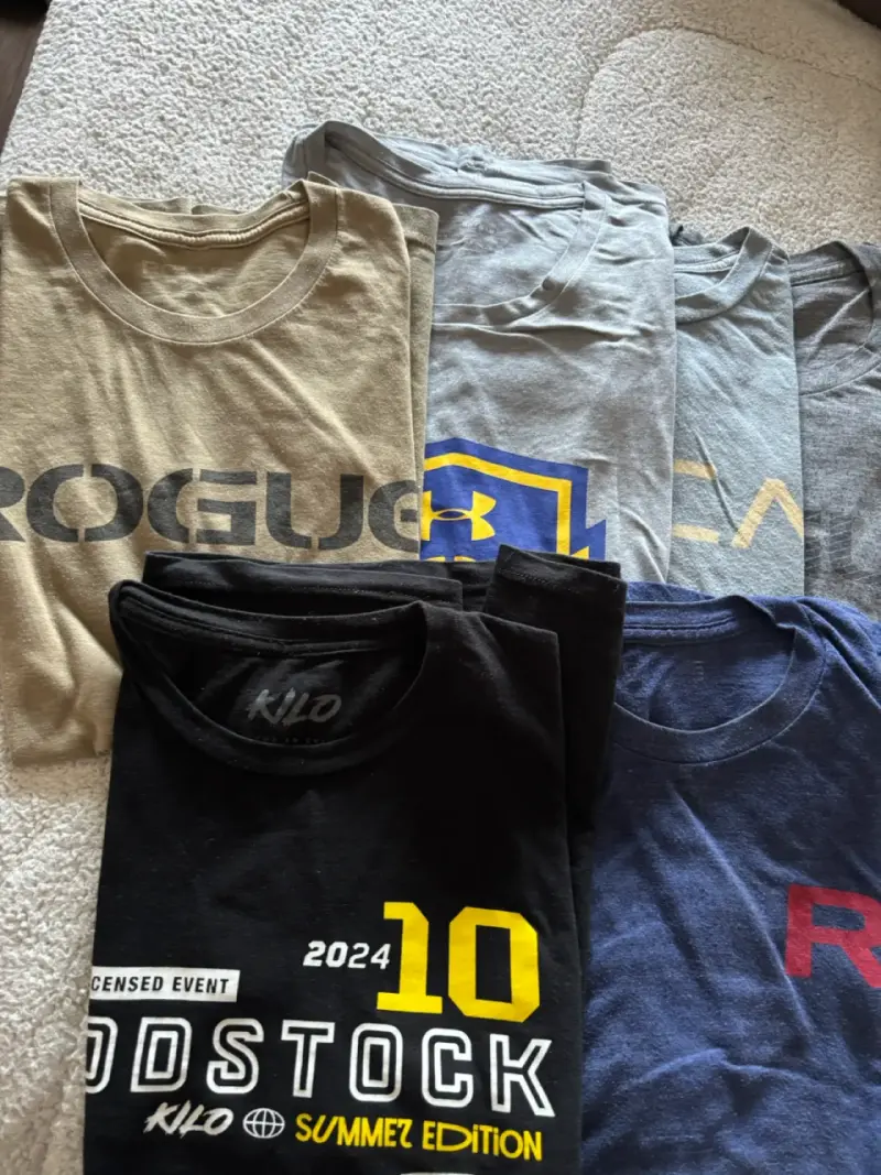 Lote de poleras estampadas de varias marcas - 2