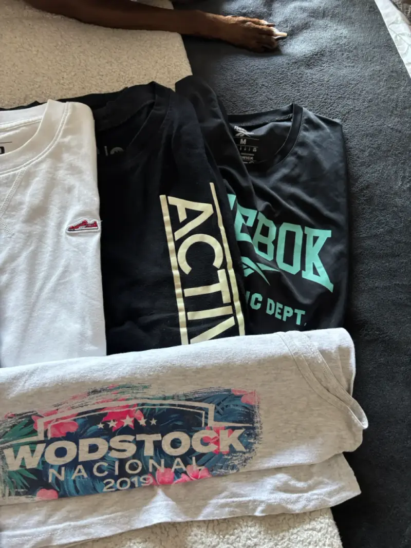 Lote de poleras estampadas de varias marcas - 3