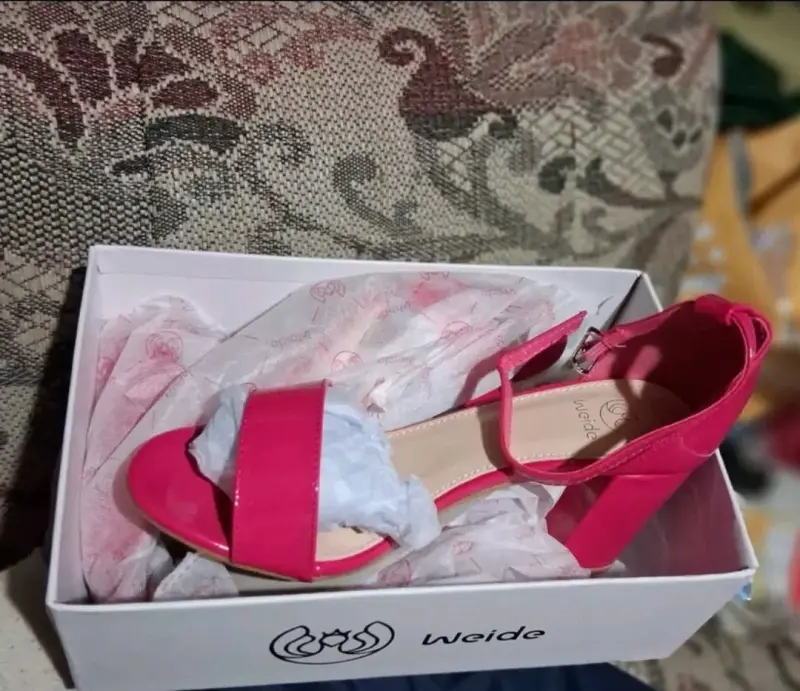 Sandalias de tacón alto fucsia Weide