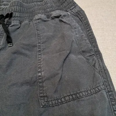 Pantalón jogger gris ZARA para mujer - miniatura 3
