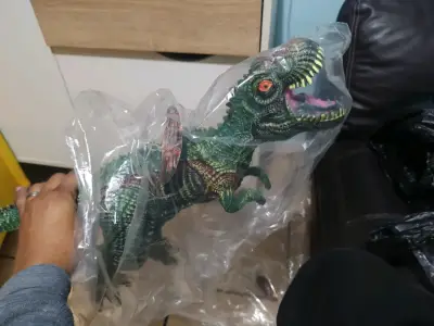 Figura de dinosaurio pterodáctilo naranja - miniatura 2